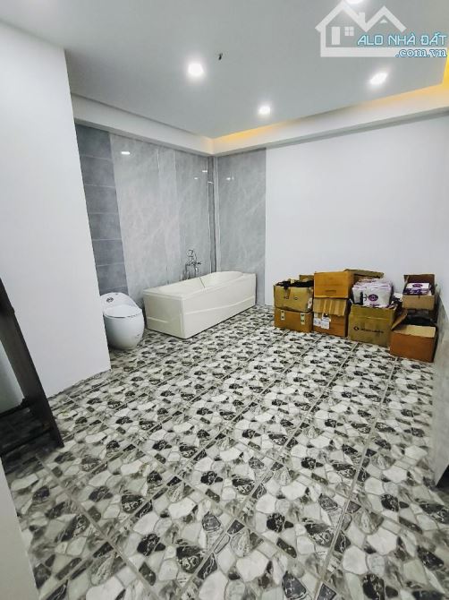 Chỉ 1 Căn Duy Nhất! Mặt Tiền Kinh Doanh Ngang 4,4mx15m P5 Q8  5Tầng 7Pn Giá 8,2 Tỷ Còn TL - 5
