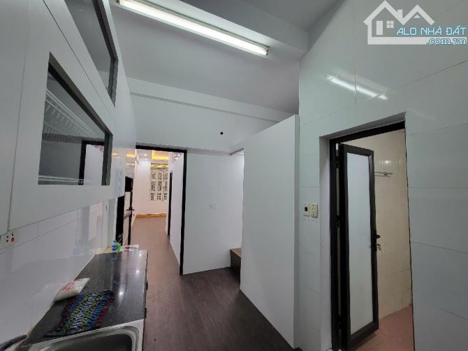 Căn Tập Thể Tầng 2 Mai Dịch Gần Trường Múa . DT 60m .2 ngủ .Wc .Bếp .Giá 3,3 Tỷ - 5