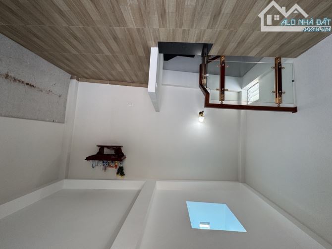 Nhà Hà Đông, 40m2, full nội thất ở luôn, ô tô tải đỗ cửa, có ô chờ thang máy, nhỉnh 6 tỷ - 6