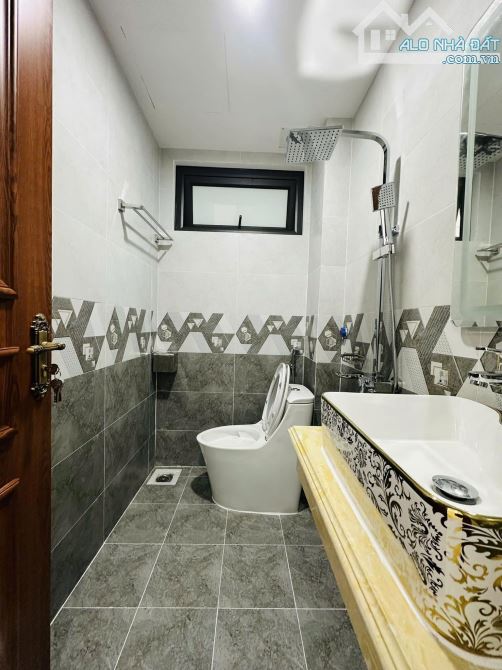 PHÂN LÔ NGUYỄN CHÍ THANH, 45M2*5T*4.5M , GIÁ 15 TỶ, GARA OTO SÁT PHỐ, Ở VÀ KINH DOANH - 6