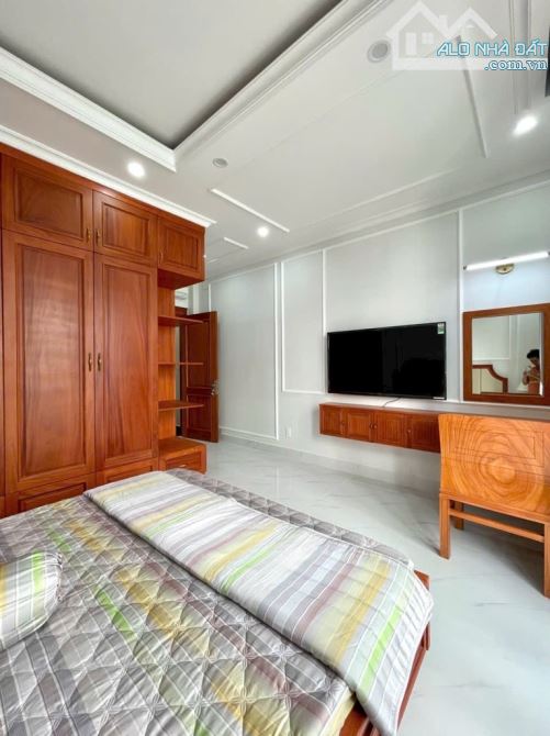GIẢM SÂU 1,5tỷ -  Phong cách Tân cổ điển - hẻm xe hơi Nguyễn Văn Khối - 5 tầng với 10,2 tỷ - 6