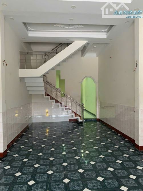 Cần bán nhà mặt tiền 72m2 2 tầng gần Nguyễn Huệ cách biển 200m