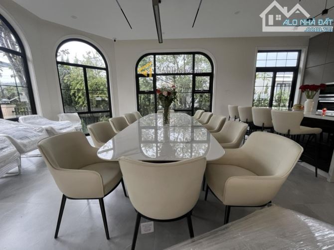 CẦN BÁN VILLA TRỊNH HOÀI ĐỨC PHUÒNG 11 ĐÀ LẠT