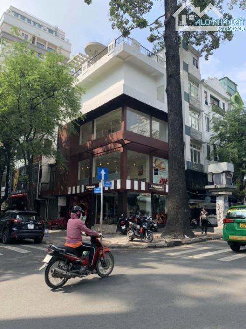 Siêu phẩm nhà phố góc 2 MT đường Cửu Long, P2. Tân Bình. 5.5x17m, 3 tầng , Giá 23,5 tỷ
