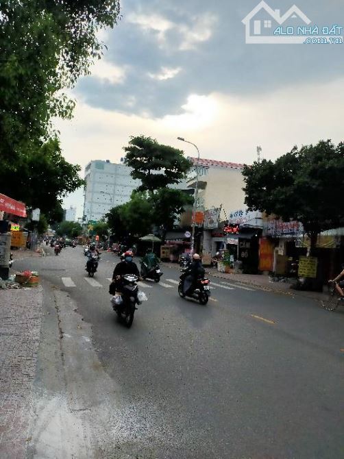 Mặt tiền Gò Dầu 69.1 2 tầng 4m * 17m25 giá 11.7 Tỷ Phường Tân Quý, Quận Tân Phú.