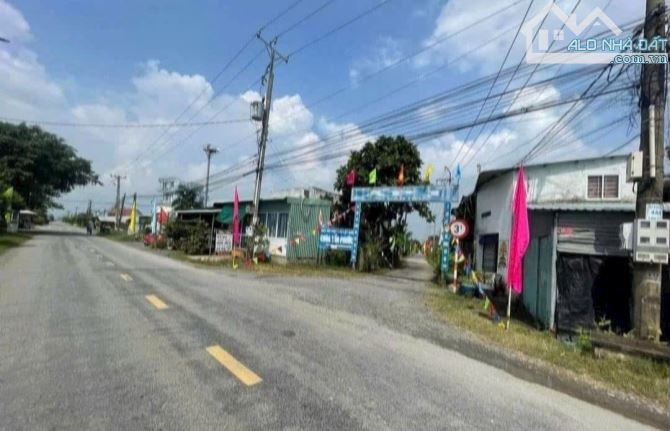 Đất thổ wiew kênh. Ngang 6m. Đường ô tô 7 chỗ