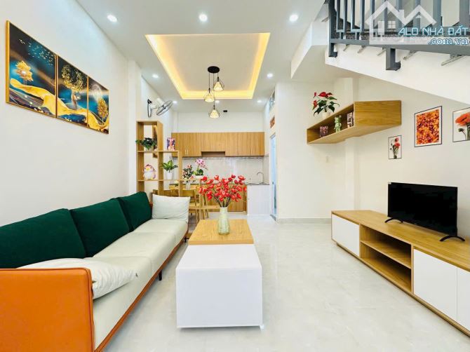 Bán nhà H8m Ni Sư Huỳnh Liên q, Tân Bình DT: 4.1m x 16m, DTCN: 62m2, giá 10.8 tỷ TL - 10