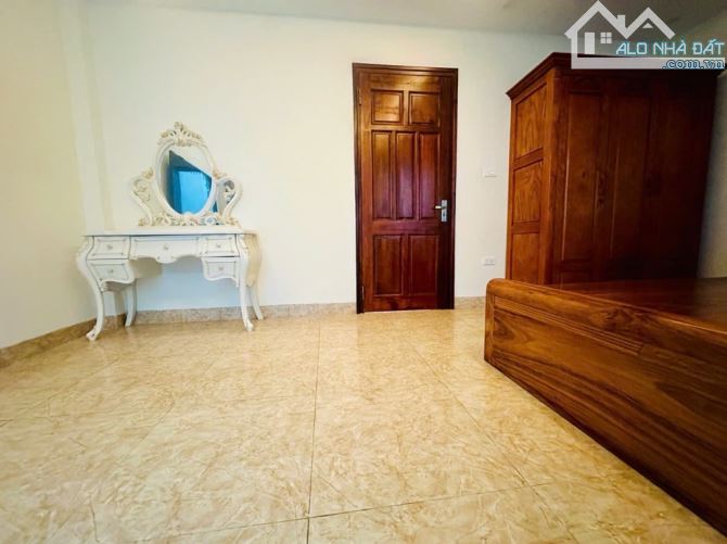 NHÀ ĐẸP - HÀ TRÌ- MẶT TIỀN RỘNG - Ở SƯỚNG - GẦN PHỐ - ĐẦY ĐỦ NỘI THẤT- CHỈ VIỆC SÁCH VALI - 10