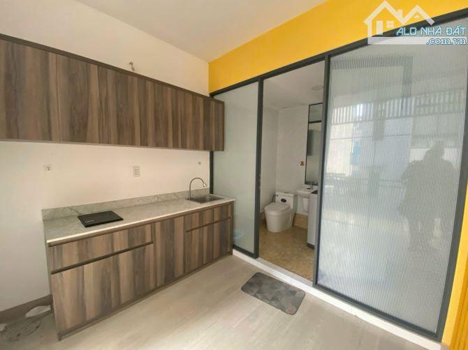 Gấp gấp và hiếm căn nhà ngay khu sân bay Tân Sơn Nhất 10x27m - CTXD 7 tầng giá 200tr/m2. - 1