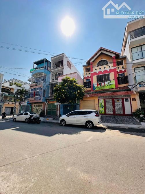 Bán Nhà 168/24 Nguyễn Gia Trí, Phường 25, Quận Bình Thạnh. DT: 8 x 20m - 3 Tầng - 1