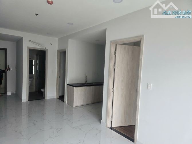 HẠ 400 TRIỆU, BÁN GẤP CĂN HỘ 70M2 SỔ SẴN, GIÁ 1,95 TỶ, SÁT VINCOM - 1