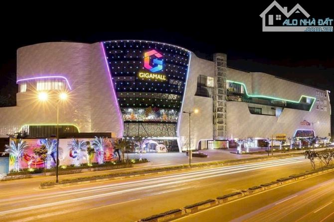 ĐẤT BIỆT THỰ 306m2 - FULL THỔ - 100m Ra Đường PHẠM VĂN ĐỒNG - Trước Đất là CÔNG VIÊN - 1