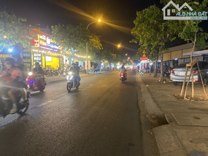 BÁN NHÀ MẶT TIỀN ĐƯỜNG SONG HÀNH 10x22m CÁCH NGUYỄN ẢNH THỦ 200M - 1