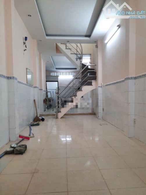 5PN, 4wc, 4 tầng. Mặt tiền Tân Phước - Ngô Quyền, Q10. Giá 20 triệu - 1