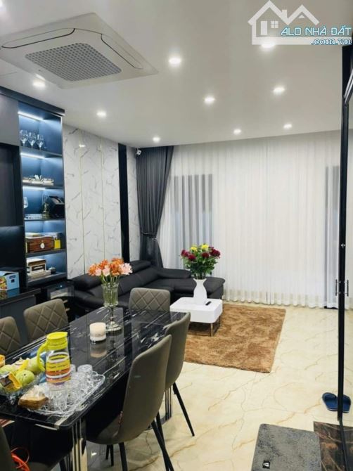 BÁN GẤP NGỌC LÂM 44M x 5T, VỈA HÈ, KINH DOANH, GARA ÔTÔ, FULL NỘI THẤT. NHỈNH 11 TỶ - 1