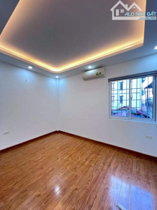 CỰC HIẾM - Nhà đẹp  Phố Lê Trọng Tấn, Thanh Xuân. DT:  43m,  5 tầng. Giá: 10.8 tỷ. Ngõ OTO - 2