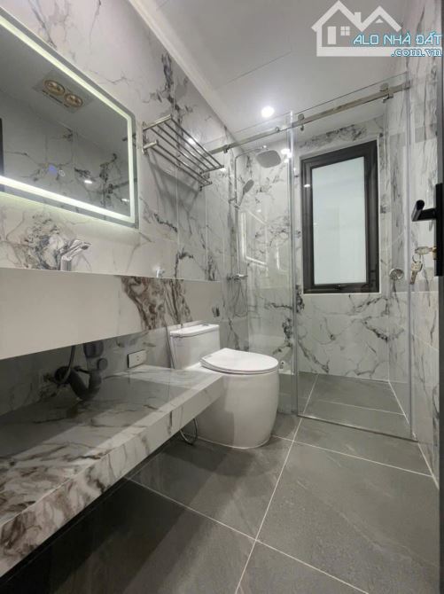 BÁN NHÀ XÂY MỚI PHỐ NGUYỄN VĂN CỪ,GẦN TRƯỜNG ÁI MỘ,DT 35M X 7 TẦNG,GARA THANG MÁY. - 2