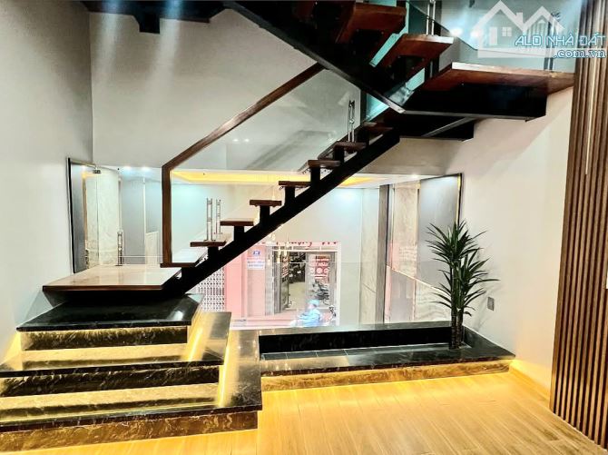 Bán nhà tại Lâm Tường, Hồ Nam, Lê Chân. 43m², 3,5 tầng, chỉ 5,54 tỷ - 2