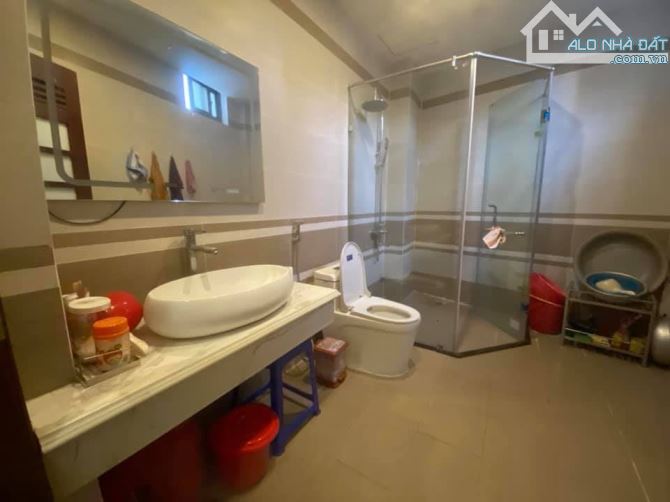 Bán Nhà Khâm Thiên - Đống Đa, hơn 5 tỷ 31m2 x 3 tầng, mt 5m, 3 ngủ, nhà mới, ngõ thông - 2