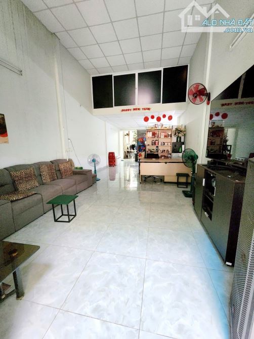 Xe hơi ngủ trong nhà, khu Út Tịch p4 Tân Bình 185m2, chỉ 15 tỷ 99 - 2