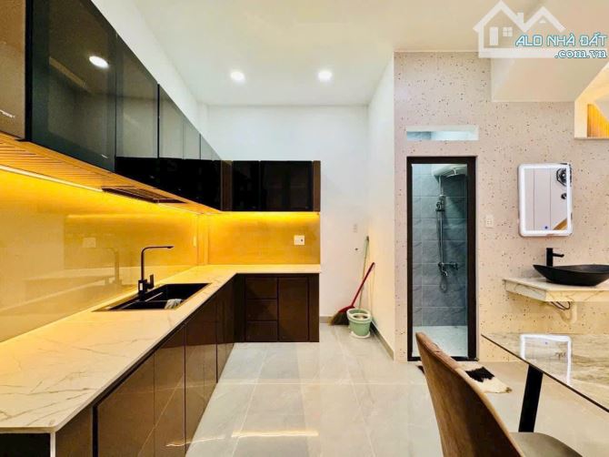 Nhà đẹp 55m2 ngay Trần Xuân Soạn, Q7. Giá: 2 Tỷ 390. Vị trí đắc địa. Gọi cho tôi ngay - 2