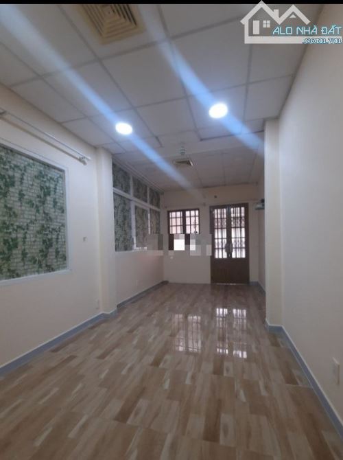 5PN, 4wc, 4 tầng. Mặt tiền Tân Phước - Ngô Quyền, Q10. Giá 20 triệu - 2