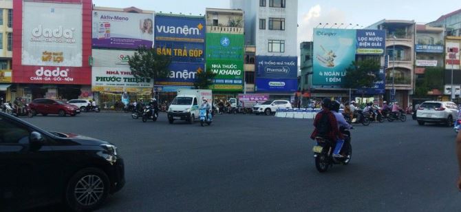 Siêu phẩm mặt tiền kinh doanh 2 tầng đường Lê Duẩn giá rẻ - 2