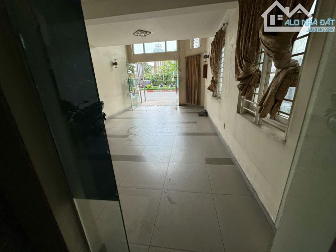 Hạ sốc 2 tỷ, rất gấp bán mặt tiền lô góc không lộ giới Lê Đại Hành Ba Tháng Hai, thang máy - 2