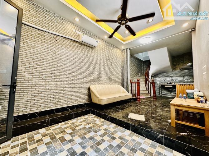 Bán Nhà Đẹp Bắc Cầu - Ô Tô Đỗ Cửa - Ở Ngay - 55m² 5 Tầng - Nhỉnh 5 Tỷ - 2