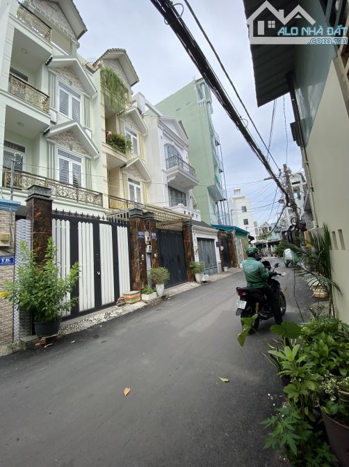 Bán Nhà 3 Tầng, Gần Ngã 3 Nguyễn Duy Trinh - Đỗ Xuân Hợp,85m2 (4.4 x 19 )Hẻm Xe Hơi ,6.9Tỷ - 2
