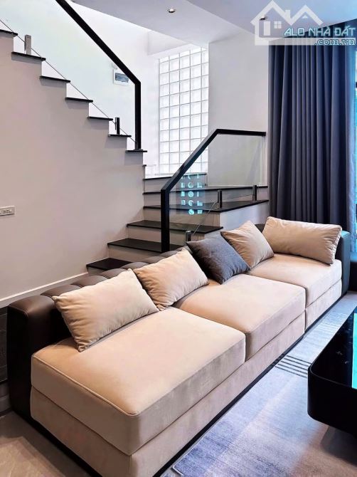 B.ÁN G.ẤP LẤY TIỀN SẮM TẾT NHÀ PHỐ BỒ ĐỀ - NGÕ THÔNG - Ô TÔ ĐỖ CỬA  48m x 5 tầng - 7.x TỶ - 3