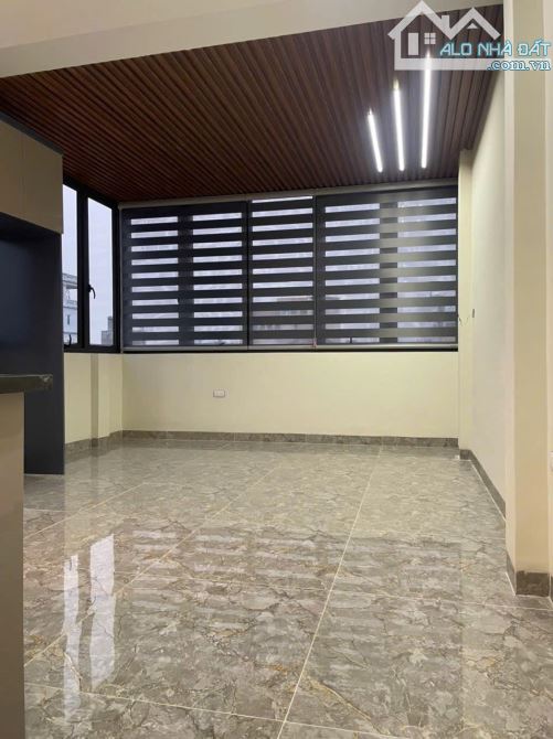 BÁN NHÀ XÂY MỚI PHỐ NGUYỄN VĂN CỪ,GẦN TRƯỜNG ÁI MỘ,DT 35M X 7 TẦNG,GARA THANG MÁY. - 3