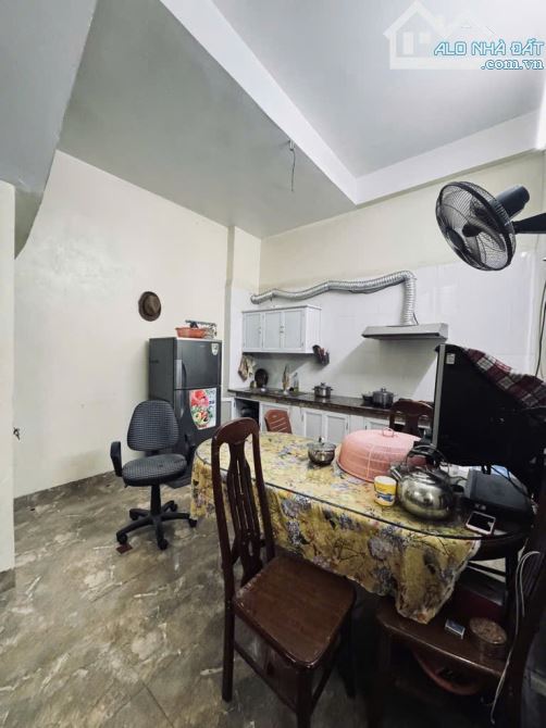 Nhà Đông Ngạc - ô tô đỗ cửa chạy thông vòng quanh - lô góc - dân xây - vuông - 6,9 tỷ - 3