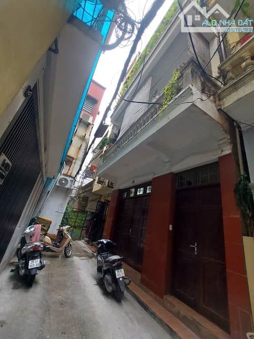 Cc nhờ bán căn Siêu Mẫu Hoàng Hoa Thám 59m2x3T,Mt 6m , Giá chỉ 12 tỉ - 3