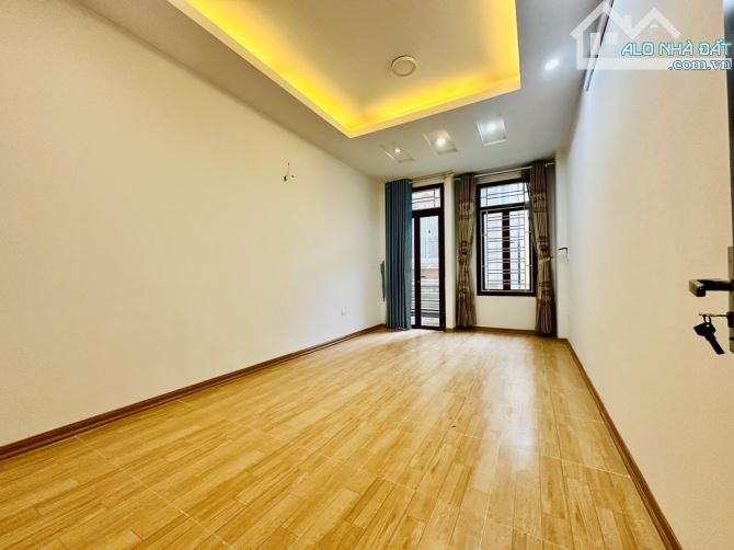 Bán Nhà Đẹp Bắc Cầu - Ô Tô Đỗ Cửa - Ở Ngay - 55m² 5 Tầng - Nhỉnh 5 Tỷ - 3