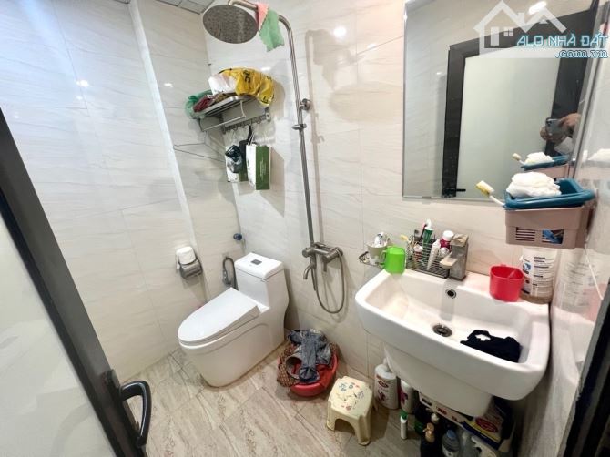 BÂN NHÀ YÊN NGHĨA TỔ 5 ĐƯỜNG THÔNG LÔ GÓC THOÁNG SÁNG 34 M 4.5 TẦNG HƠN 4 TỶ - 4