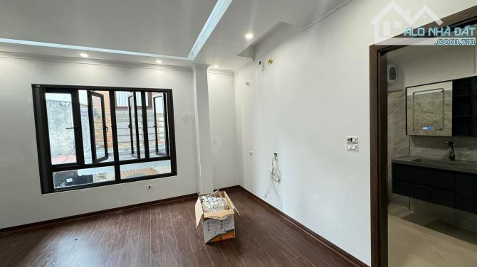 NHÀ MỚI ĐẸP NGÕ 67 THÁI THỊNH - 40m2 x 6T THANG MÁY - TIỆN ÍCH - TT ĐỐNG ĐA - 5