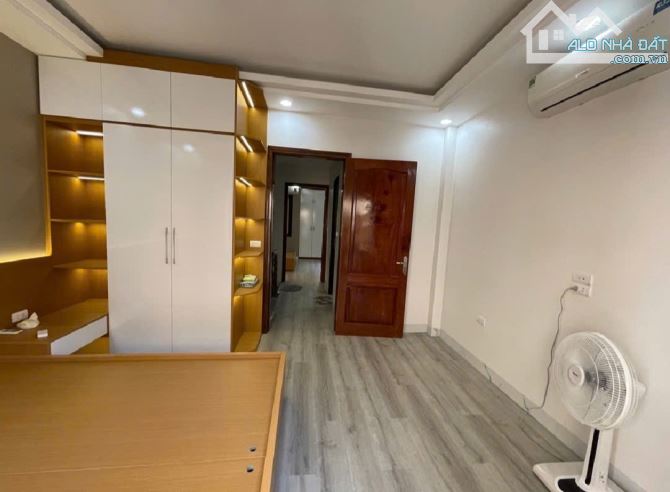 BÁN NHÀ BỒ ĐỀ LONG BIÊN 46,5M2- GARA Ô TÔ - 11 TỶ - 7