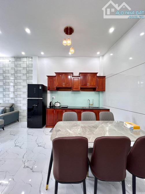 NHÀ TRỆT LẦU GIÁ RẺ HẺM 54 HỒ TRUNG THÀNH GẦN SÂN BAY QUỐC TẾ CẦN THƠ VÀO TT 6km - 8