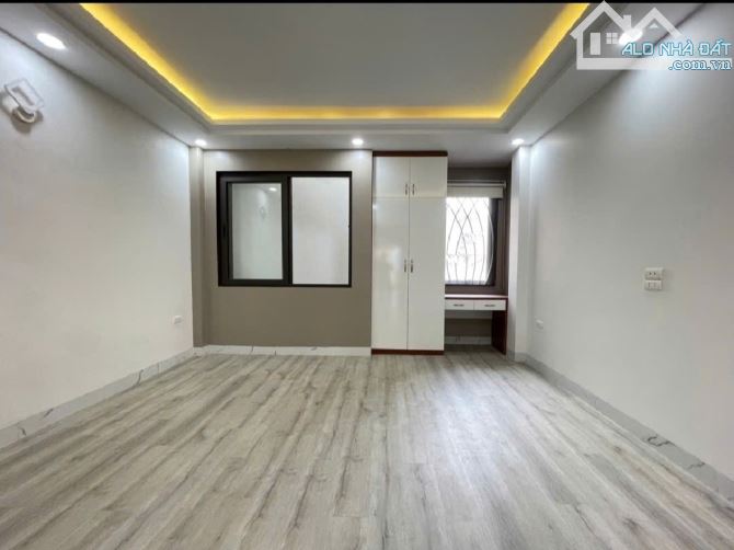 BÁN NHÀ BỒ ĐỀ LONG BIÊN 46,5M2- GARA Ô TÔ - 11 TỶ - 8