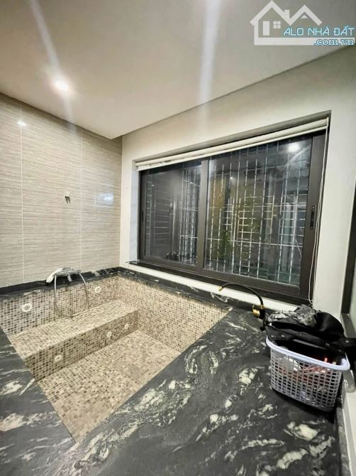 Thịnh Liệt - Phân lô oto vào nhà, vỉa hè 2 bên - 73m*4T - 18.5 Tỷ - Không đăng ảo - 9