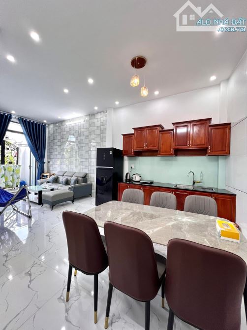 NHÀ TRỆT LẦU GIÁ RẺ HẺM 54 HỒ TRUNG THÀNH GẦN SÂN BAY QUỐC TẾ CẦN THƠ VÀO TT 6km - 9