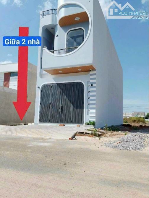 Bán lô tái định cư hàm liêm 3 đường nhựa giá chỉ 1ty330, sát kcn phan thiết