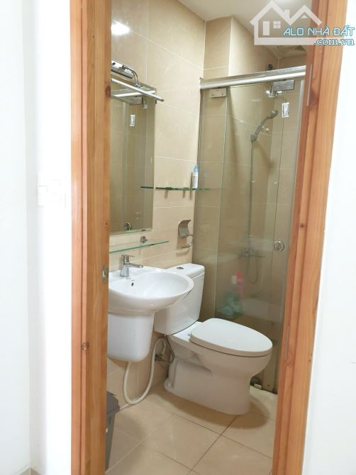 Cho thuê căn 65m2 2pn 2wc nhà trống chung cư CBD Quận 2