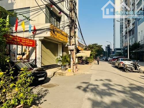 BÁN NHÀ 4,5 TẦNG - DÂN XÂY - CÁCH PHỐ NGUYỄN VĂN CỪ 80M - MẶT NGÕ THÔNG, RỘNG