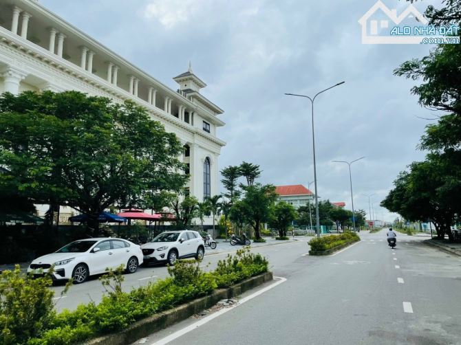 BÁN ĐẤT KHỔ BIỆT THỰ ĐÔNG NAM THUỶ AN, HUẾ - SAU LƯNG SIÊU THỊ AEONMALL .. GIÁ SỐC