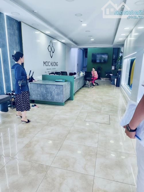 ⚜️ Tòa Văn Phòng Mặt Phố Nguyễn Thái Học, Ba Đình 150m2 9T MT 4.5m, Chỉ 75 TỶ ⚜️ - 1