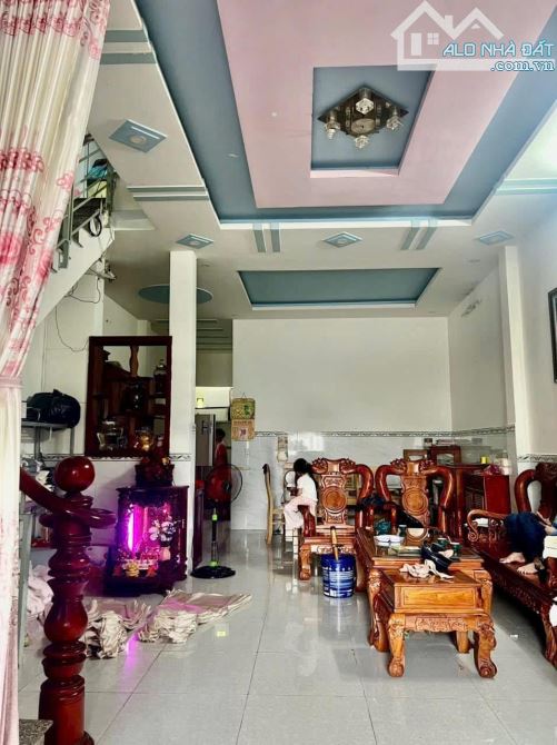 Bán nhà ngay sân banh cây sung thới Tam thôn,nở hậu 84m2,giá4.35 tỷ - 1