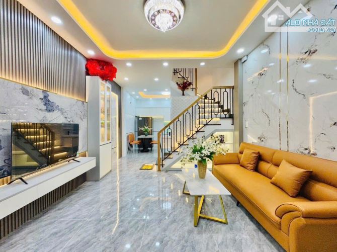 Nhà tiện kinh doanh, sẵn HĐ thuê ngay Minh Phụng, Q6. Giá: 2.4 Tỷ / 55m2. LH ngay - 1