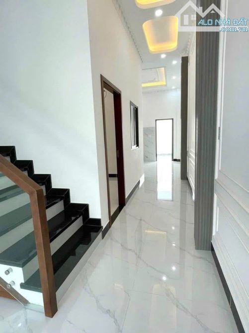 Chủ ngộp cần bán gấp nhà Dĩ An - 2 tỷ 350, 60m2, full nội thất - 1